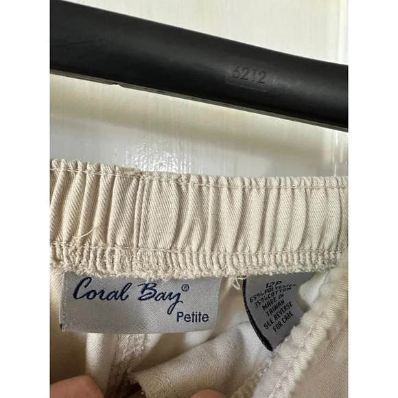 Coral Bay Women’s size 12 Petite shorts - Picture 7 of 7